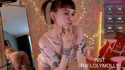 Snapshot of lolymolli chatting on 11/19/25, 10:04 Molli online show from 11/19/25, 10:04