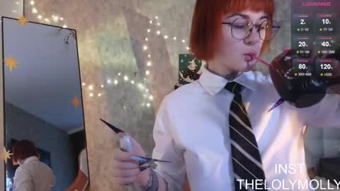 Snapshot of lolymolli chatting on 12/19/25, 10:33 Molli online show from 12/19/25, 10:33