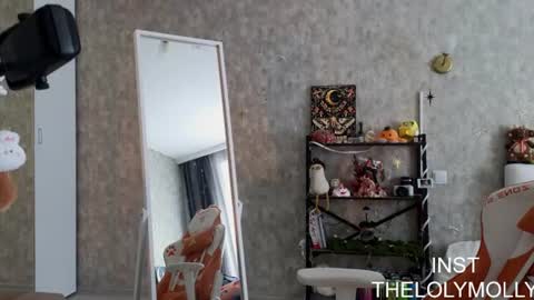Molli online show from 06/19/26, 10:41