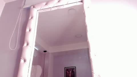 Loly online show from 01/12/25, 12:01
