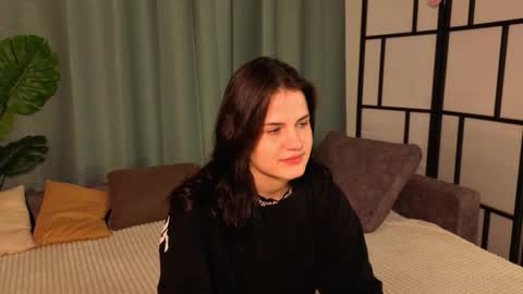 Snapshot of lonapartch chatting on 11/04/25, 07:40 MIA online show from 11/04/25, 07:40