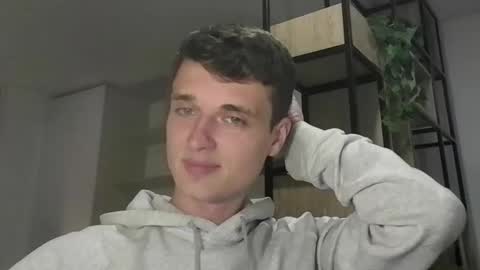 london_tomy online show from 10/05/25, 02:43