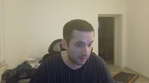 londonboy918070 online show from 02/28/25, 11:25