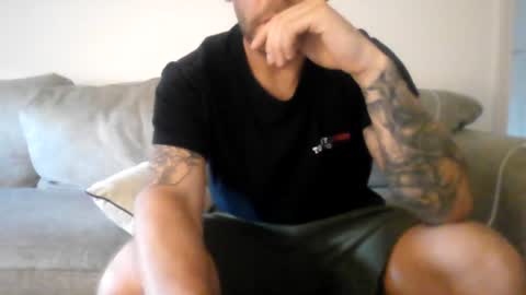 Snapshot of londonguy5678910 chatting on 06/20/26, 07:38 londonguy5678910 online show from 06/20/26, 07:38