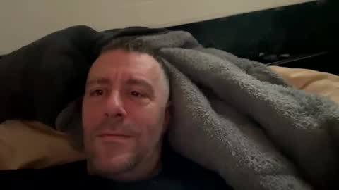 Snapshot of londonsbigbenxxx chatting on 12/16/25, 11:04 londonsbigbenxxx online show from 12/16/25, 11:04