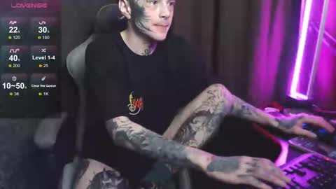 Snapshot of lone1ycrystal chatting on 01/10/25, 08:37 Chris online show from 01/10/25, 08:37