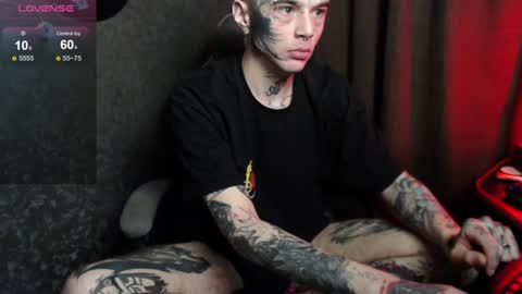 Snapshot of lone1ycrystal chatting on 01/23/25, 12:19 Chris online show from 01/23/25, 12:19