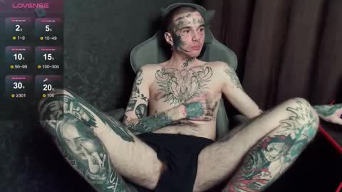 Snapshot of lone1ycrystal chatting on 10/01/25, 09:43 Chris online show from 10/01/25, 09:43