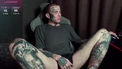 Snapshot of lone1ycrystal chatting on 10/28/25, 09:17 Chris online show from 10/28/25, 09:17