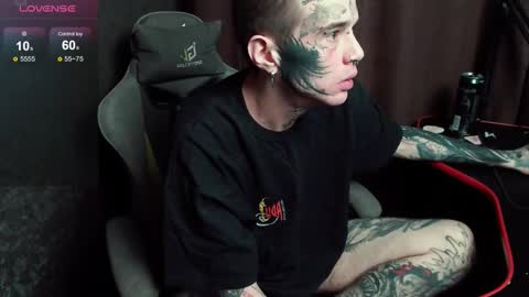 Snapshot of lone1ycrystal chatting on 11/02/25, 01:02 Chris online show from 11/02/25, 01:02