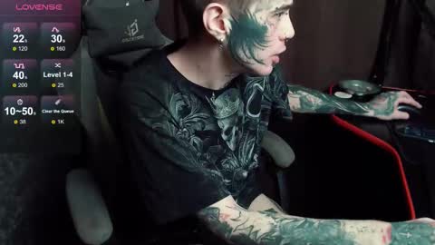 Snapshot of lone1ycrystal chatting on 11/07/25, 03:12 Chris online show from 11/07/25, 03:12