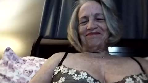Snapshot of lonelylana1955 chatting on 10/22/25, 07:08 lonelylana1955 online show from 10/22/25, 07:08