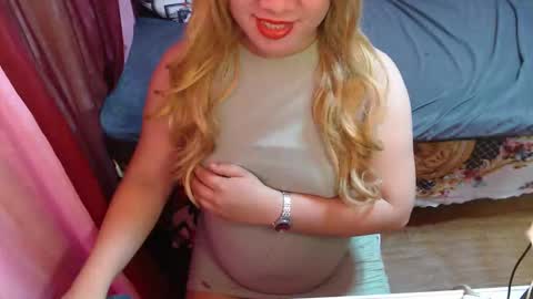 Snapshot of lonelysofia6969 chatting on 05/23/26, 06:34 lonelysofia6969 online show from 05/23/26, 06:34