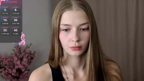 Snapshot of long_000 chatting on 11/26/25, 08:43 Cindy online show from 11/26/25, 08:43