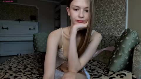 Snapshot of long_000 chatting on 03/29/26, 01:44 Cindy online show from 03/29/26, 01:44