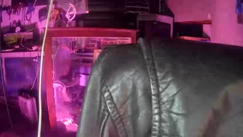 longbeachcd69 online show from 12/04/25, 12:25