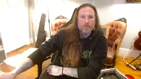 Snapshot of longhair021 chatting on 11/07/25, 02:55 longhair online show from 11/07/25, 02:55