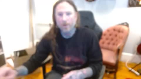 Snapshot of longhair021 chatting on 11/15/25, 03:08 longhair online show from 11/15/25, 03:08