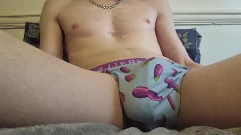 Snapshot of longslongbingbong chatting on 11/04/25, 10:47 longslongbingbong online show from 11/04/25, 10:47