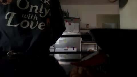 longstorywhore online show from 10/31/25, 10:33