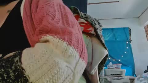 Snapshot of lononcashmere69 chatting on 12/07/24, 04:25 Londoncashmere69 online show from 12/07/24, 04:25