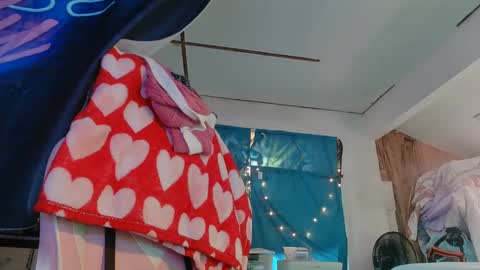 Snapshot of lononcashmere69 chatting on 12/31/24, 04:46 Londoncashmere69 online show from 12/31/24, 04:46