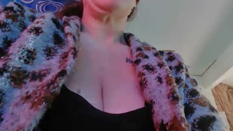Snapshot of lononcashmere69 chatting on 01/23/25, 03:22 Londoncashmere69 online show from 01/23/25, 03:22