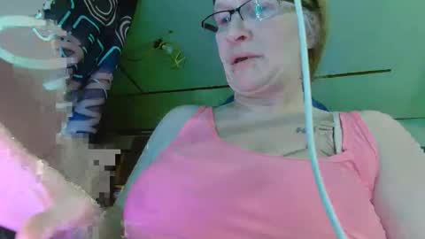 Snapshot of lononcashmere69 chatting on 02/09/25, 12:06 Londoncashmere69 online show from 02/09/25, 12:06