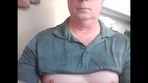 Snapshot of look823 chatting on 09/11/25, 01:44 look823 online show from 09/11/25, 01:44