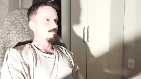 Snapshot of lookaz4010 chatting on 10/10/25, 11:04 Lucas online show from 10/10/25, 11:04