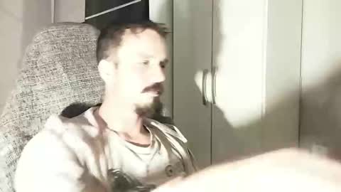 Snapshot of lookaz4010 chatting on 11/07/25, 01:00 Lucas online show from 11/07/25, 01:00