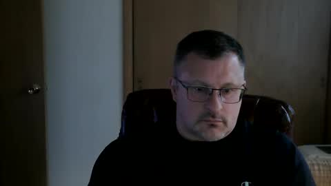 Snapshot of lookin75 chatting on 09/21/25, 10:55 lookin75 online show from 09/21/25, 10:55