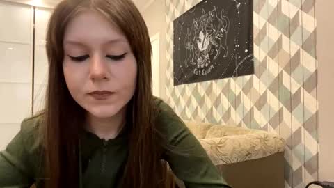 Snapshot of looking_me chatting on 10/02/25, 05:36 EVA online show from 10/02/25, 05:36