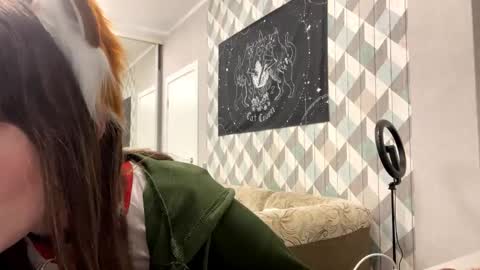 Snapshot of looking_me chatting on 10/15/25, 07:14 EVA online show from 10/15/25, 07:14