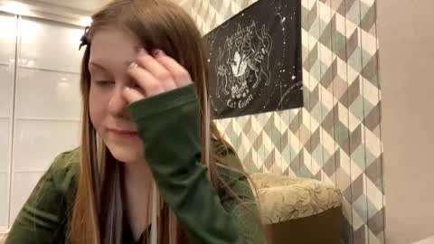 Snapshot of looking_me chatting on 11/03/25, 05:31 EVA online show from 11/03/25, 05:31