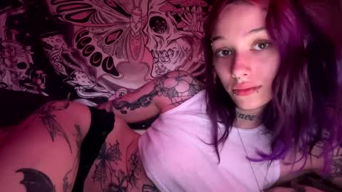 lookingforlona online show from 09/18/25, 03:58