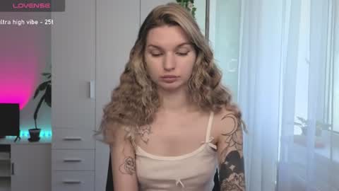 Luna online show from 07/13/26, 12:08