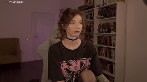 loony_moony online show from 06/14/26, 10:17