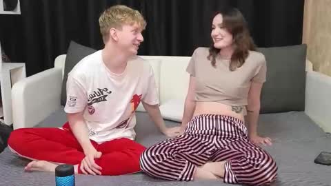 Jean and Isa right couple Mark and Eva left couple online show from 11/07/25, 10:26