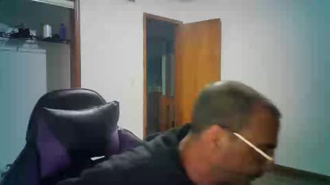 loquitis6969952430 online show from 11/17/25, 07:30