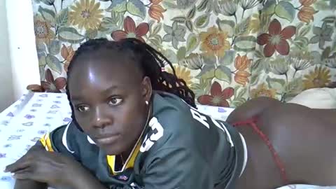 lora_amor online show from 06/07/26, 01:43
