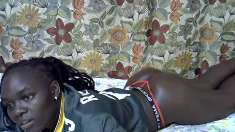lora_amor online show from 06/11/26, 05:44