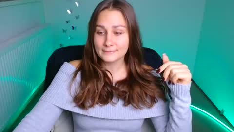 Lora online show from 10/09/25, 11:30