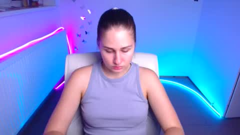 Lora online show from 10/14/25, 05:41