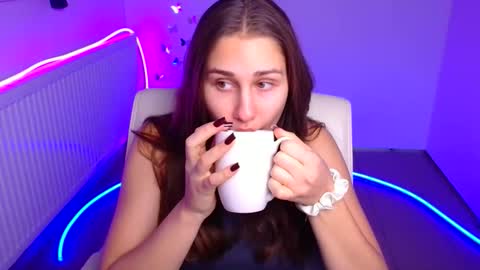 Lora online show from 10/25/25, 05:37