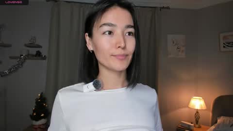 Snapshot of lora_lifelover chatting on 12/18/25, 08:53 Lora control 2 min for every new Fan Club subscriber online show from 12/18/25, 08:53