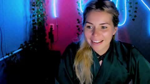 Lora online show from 09/17/25, 02:24