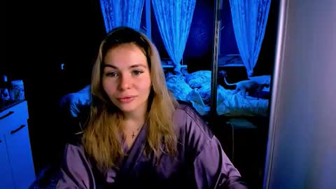 Lora online show from 12/04/25, 02:43