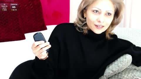 loradelniro1 online show from 02/25/25, 01:28