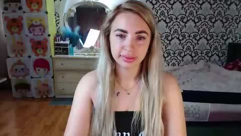 Queen LoraSinClare online show from 06/02/26, 07:10